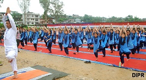 School students from Capital Complex including VKV, Chimpu, VCS, Green Mount, Vivekananda Residential Public School and Holy Cross participated in the IYD celebration conducted at Indira Gandhi Park, Itanagar on 21st June 2016.